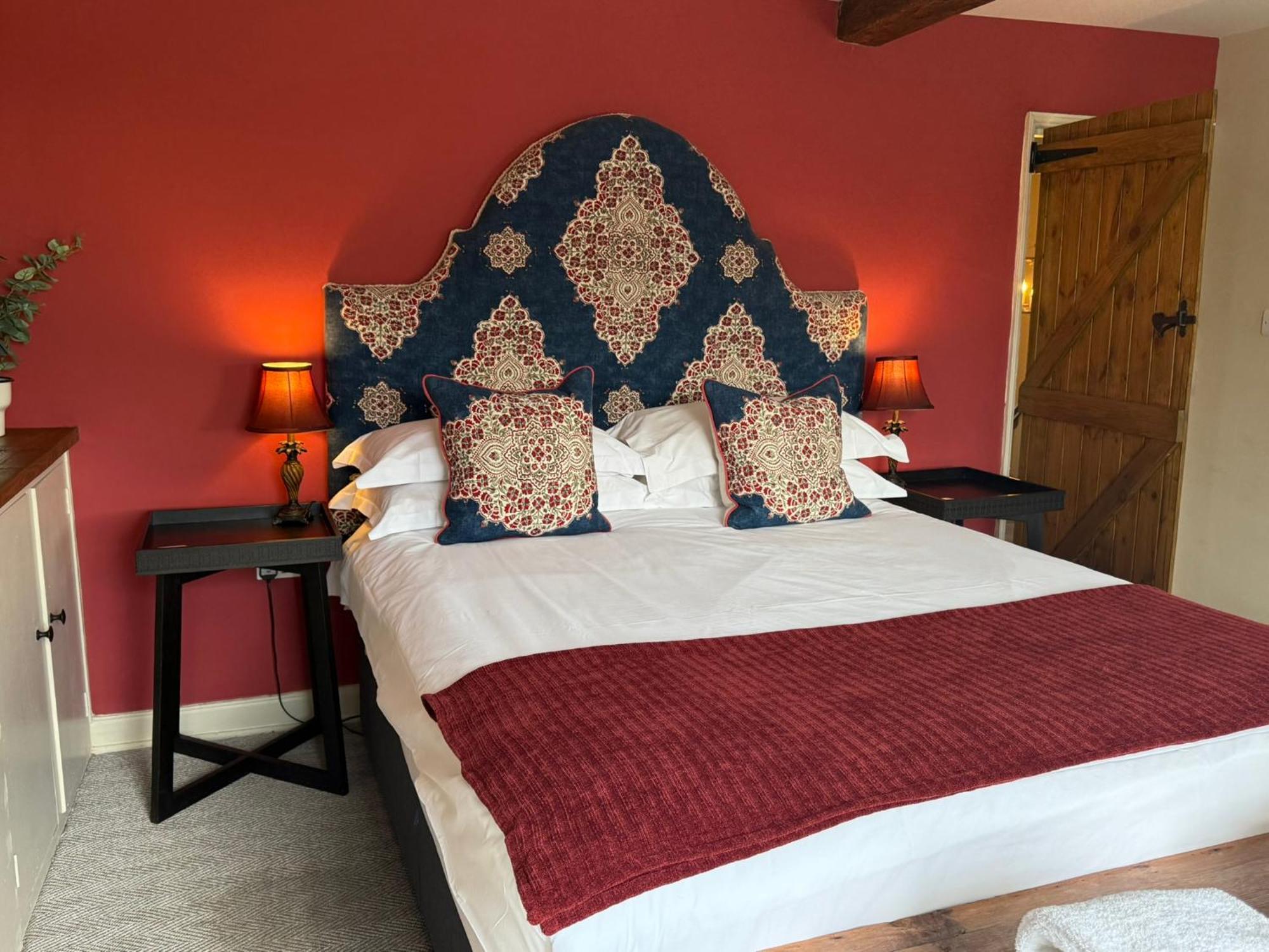 Inn The George