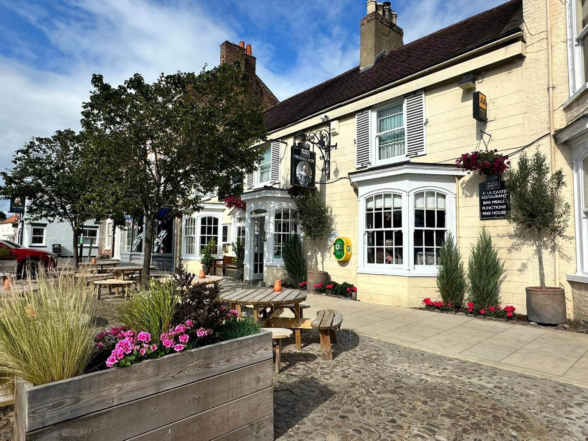 The George Inn 4*