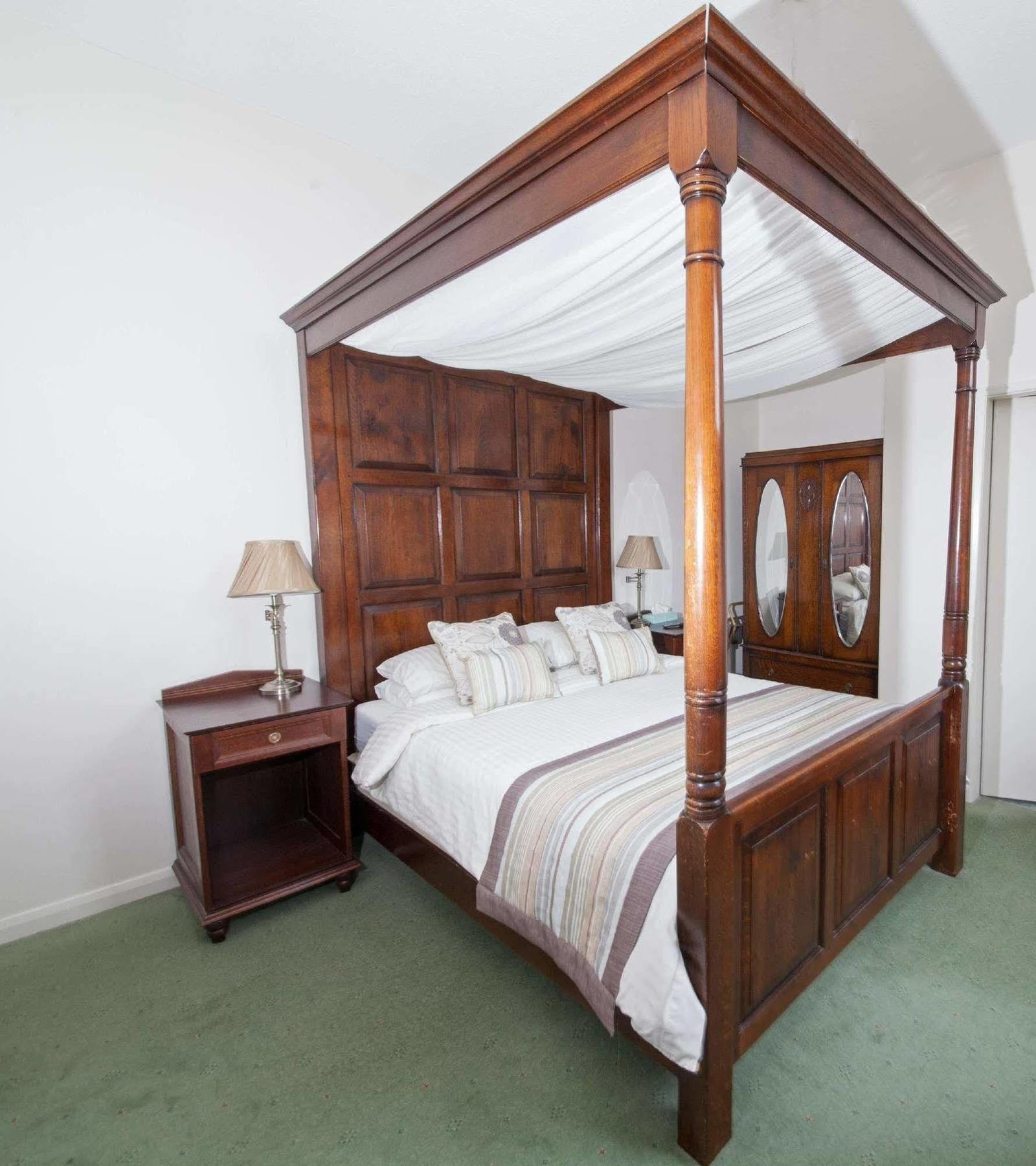 The George 4*
