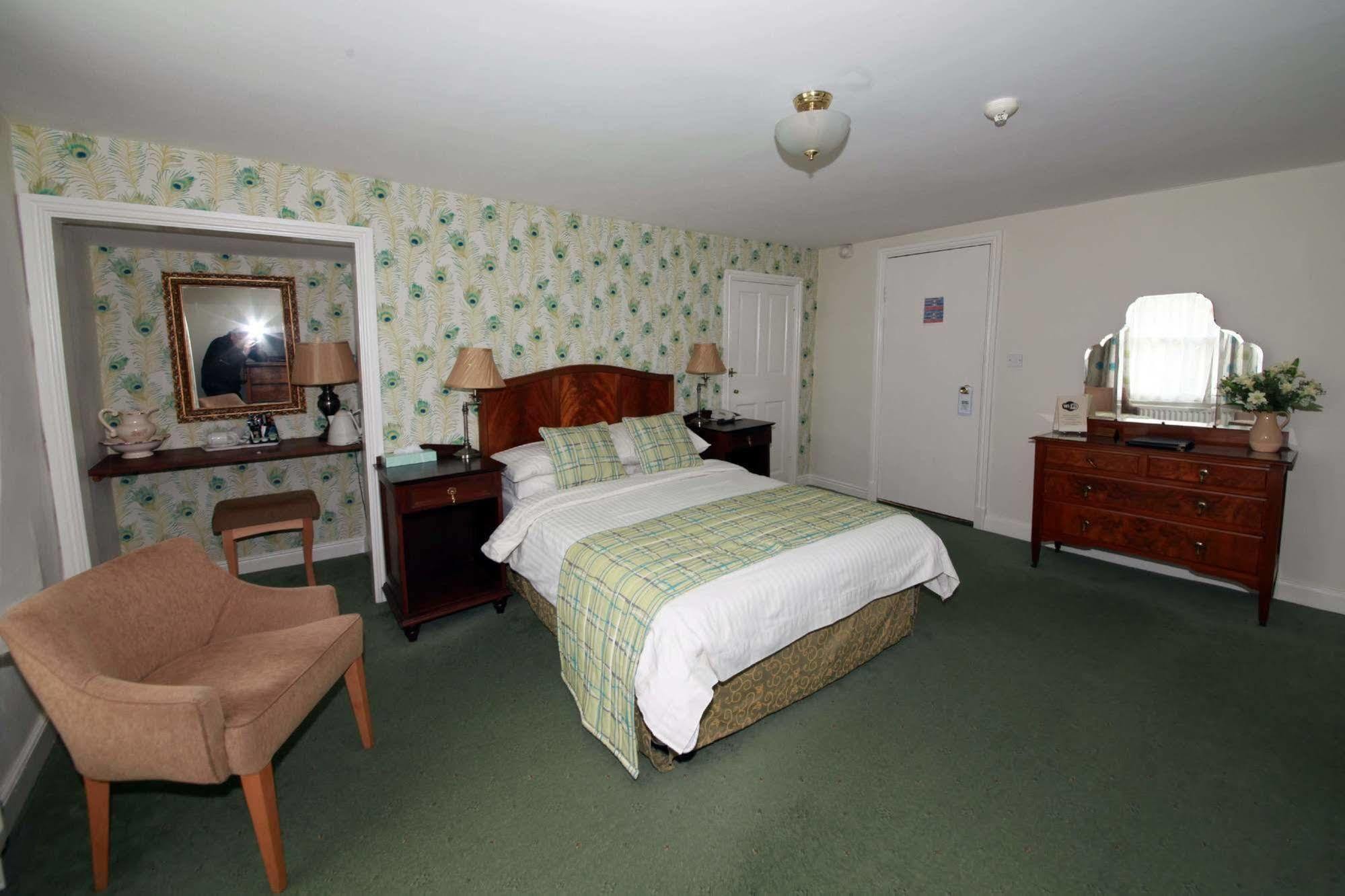 The George 4*